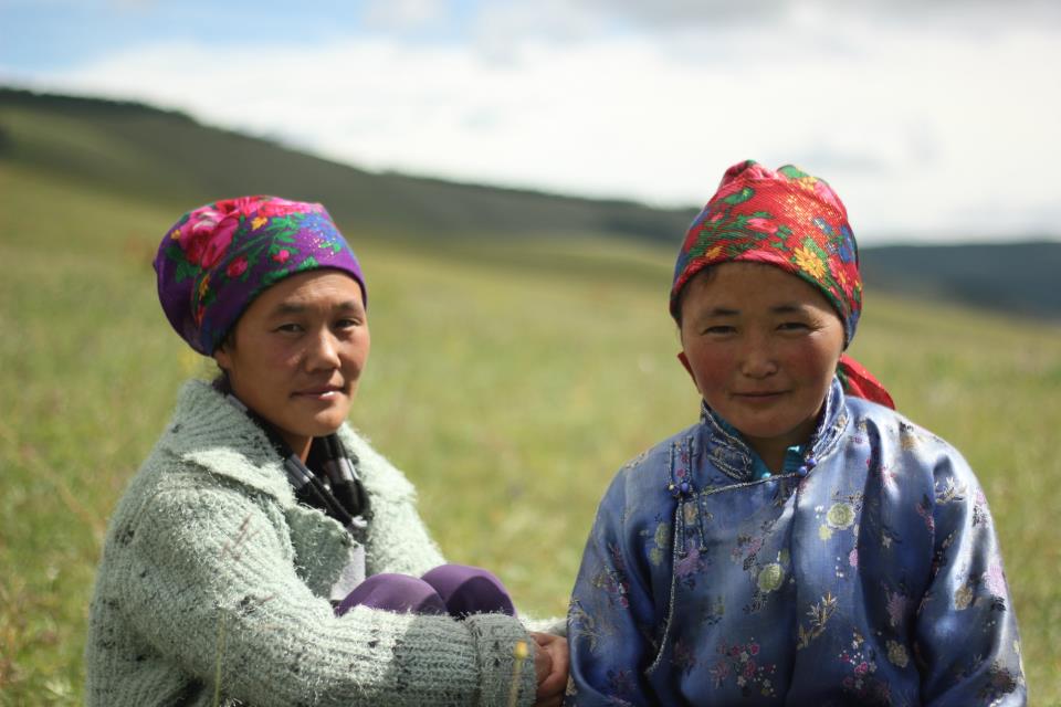 ¿Y ellas? ¿Se preguntarán qué quieren ser de grandes, de qué quieren trabajar? ¿Querrán conocer nuestra parte del mundo?