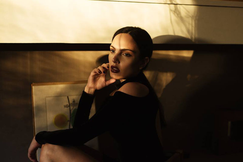 "No lo presto", fotografía de Clara Cohen, maquillaje por Consu Tapia, con May Jauregui como modelo.