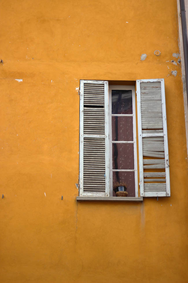 Ventanas de Bologna, Sharon Borgstrom